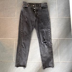 Levi’s distressed vintage black cropped denim